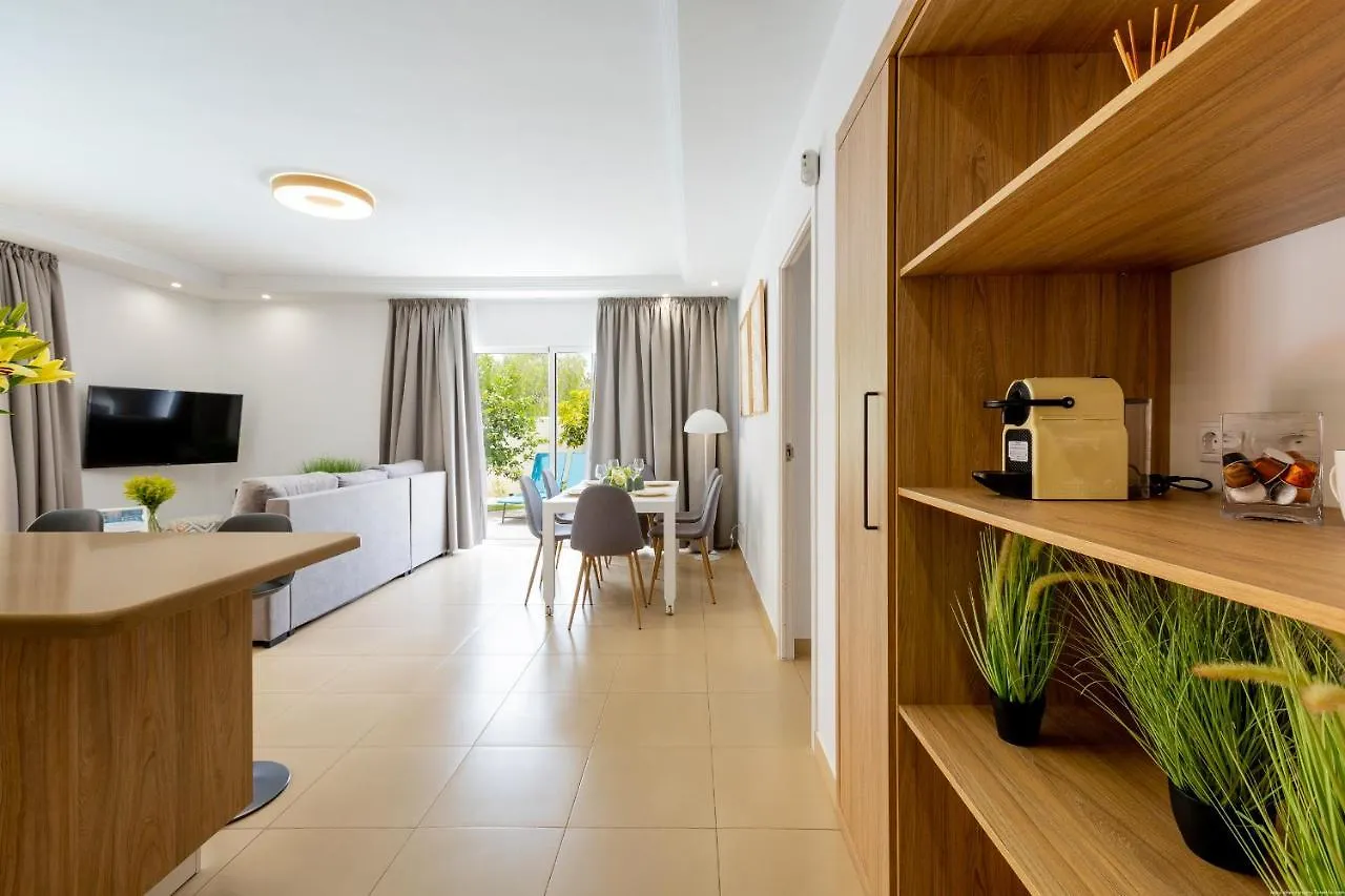 Villa With A Private Swimming Pool Callao Salvaje